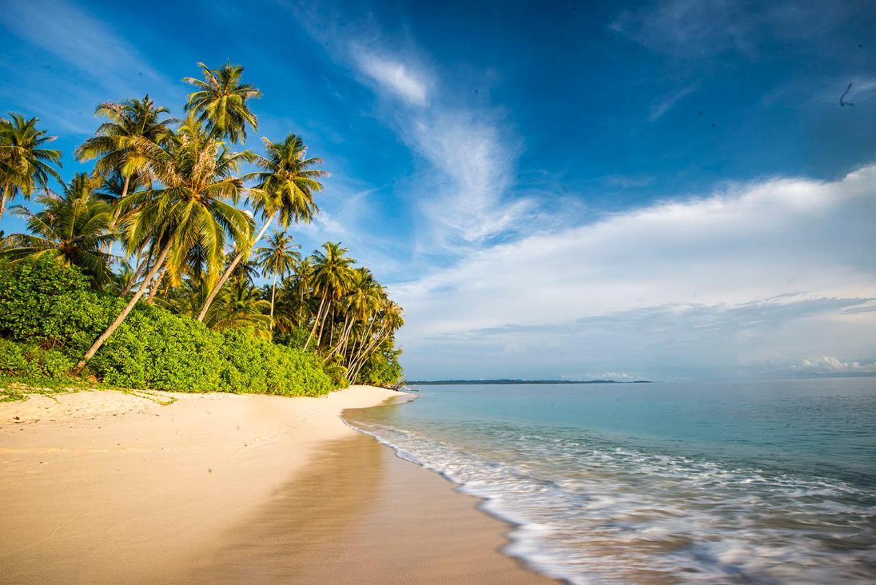 Pinang Island - Private Island Sea View Bungalows Singkil  외부 사진