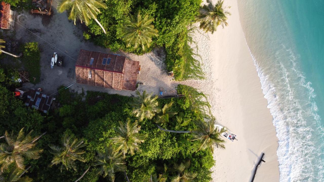 Pinang Island - Private Island Sea View Bungalows Singkil  외부 사진