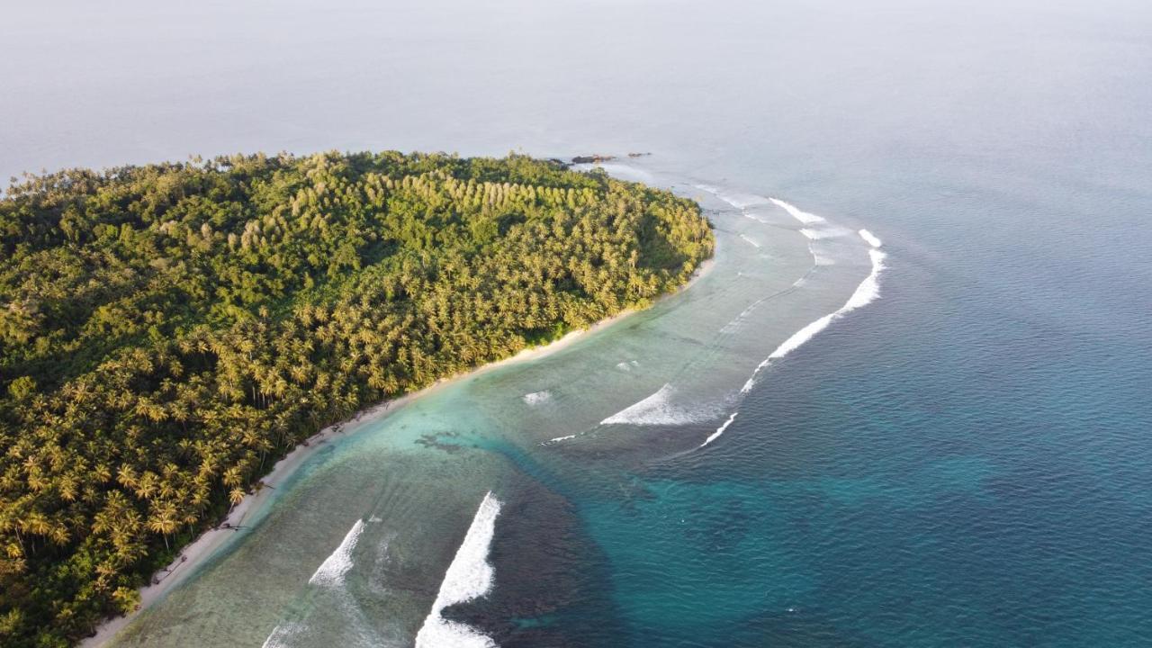 Pinang Island - Private Island Sea View Bungalows Singkil  외부 사진