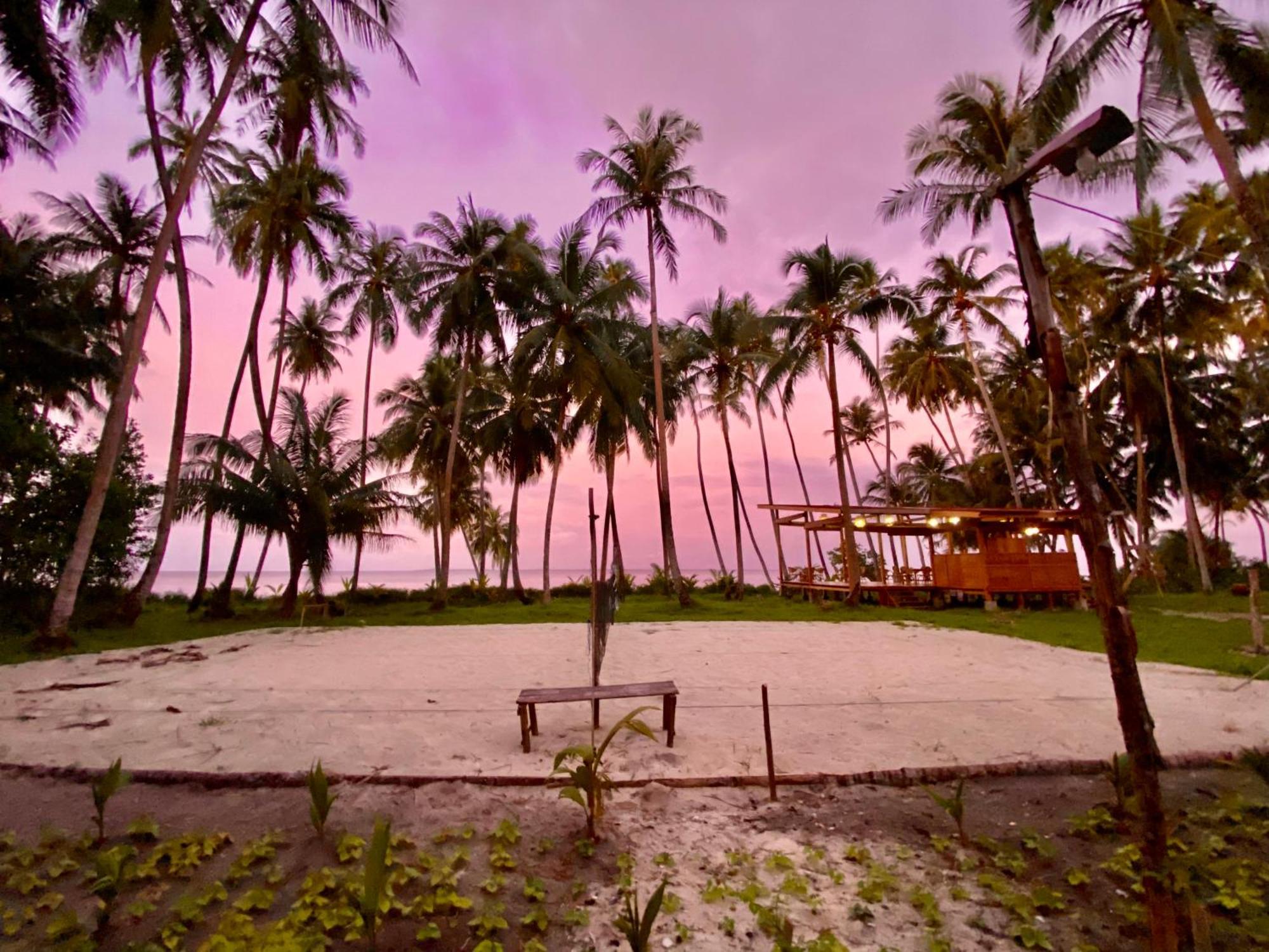 Pinang Island - Private Island Sea View Bungalows Singkil  외부 사진