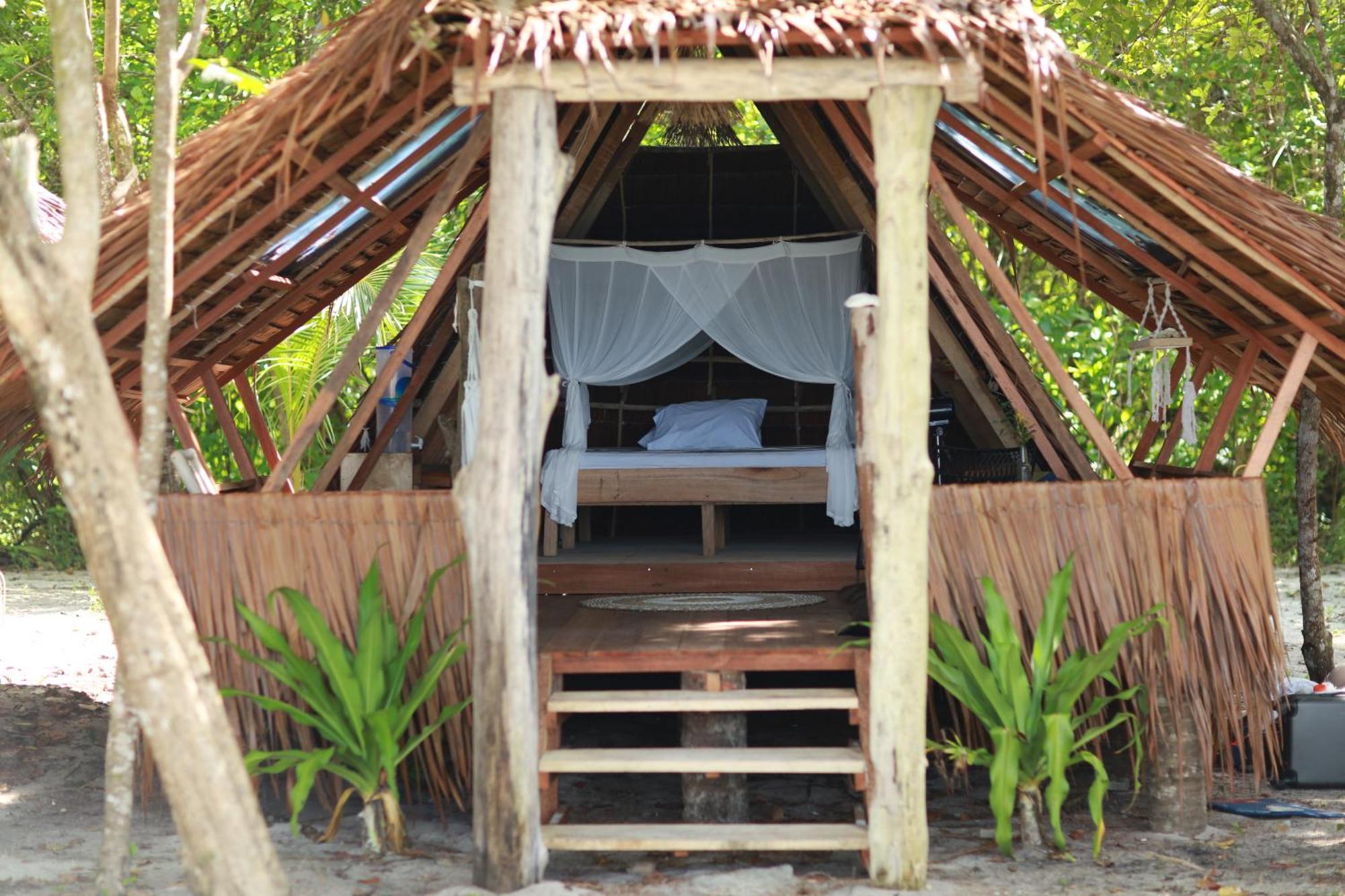 Pinang Island - Private Island Sea View Bungalows Singkil  외부 사진