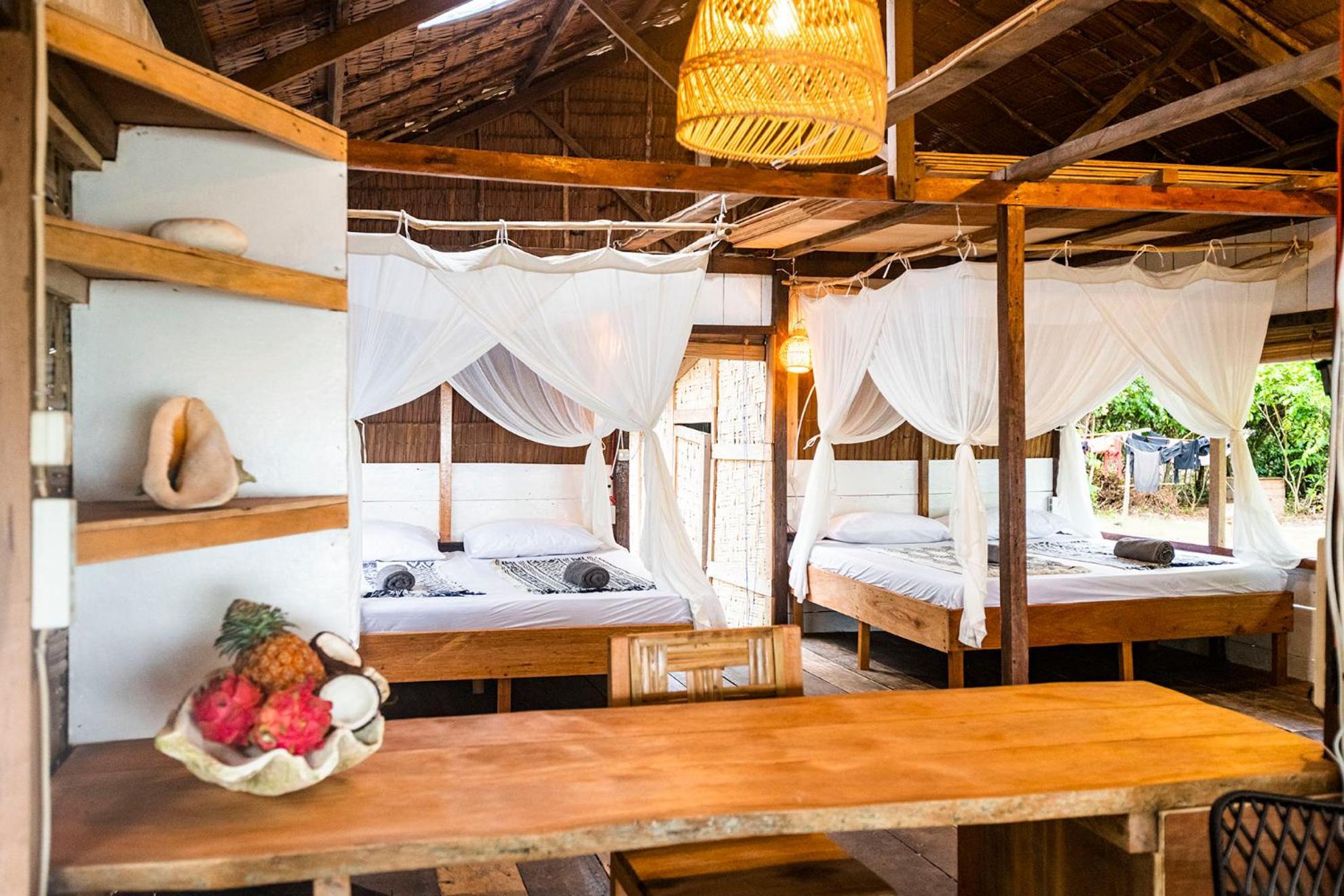 Pinang Island - Private Island Sea View Bungalows Singkil  객실 사진