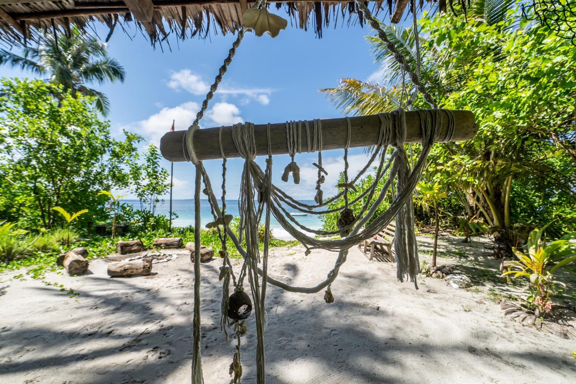 Pinang Island - Private Island Sea View Bungalows Singkil  외부 사진