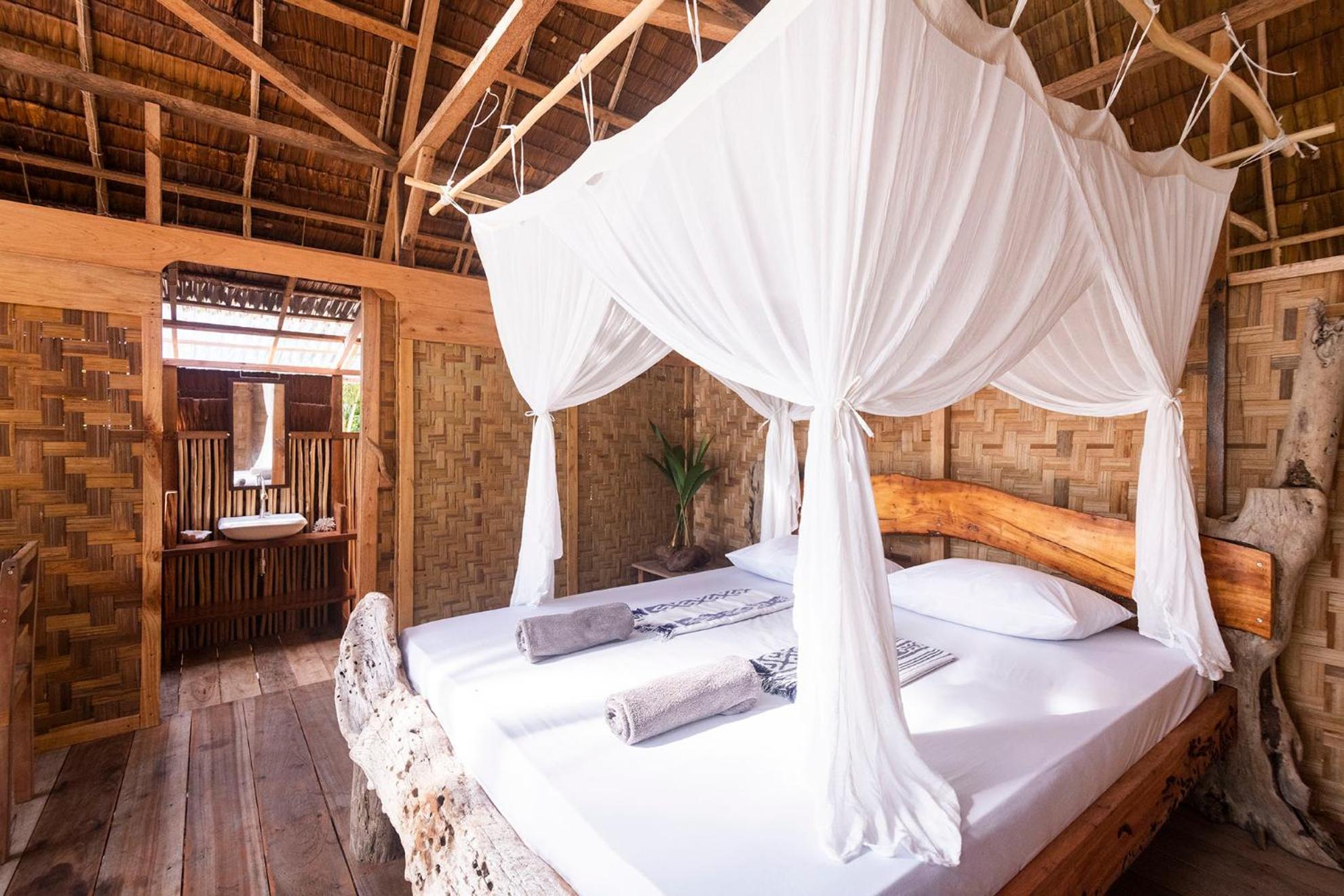 Pinang Island - Private Island Sea View Bungalows Singkil  외부 사진