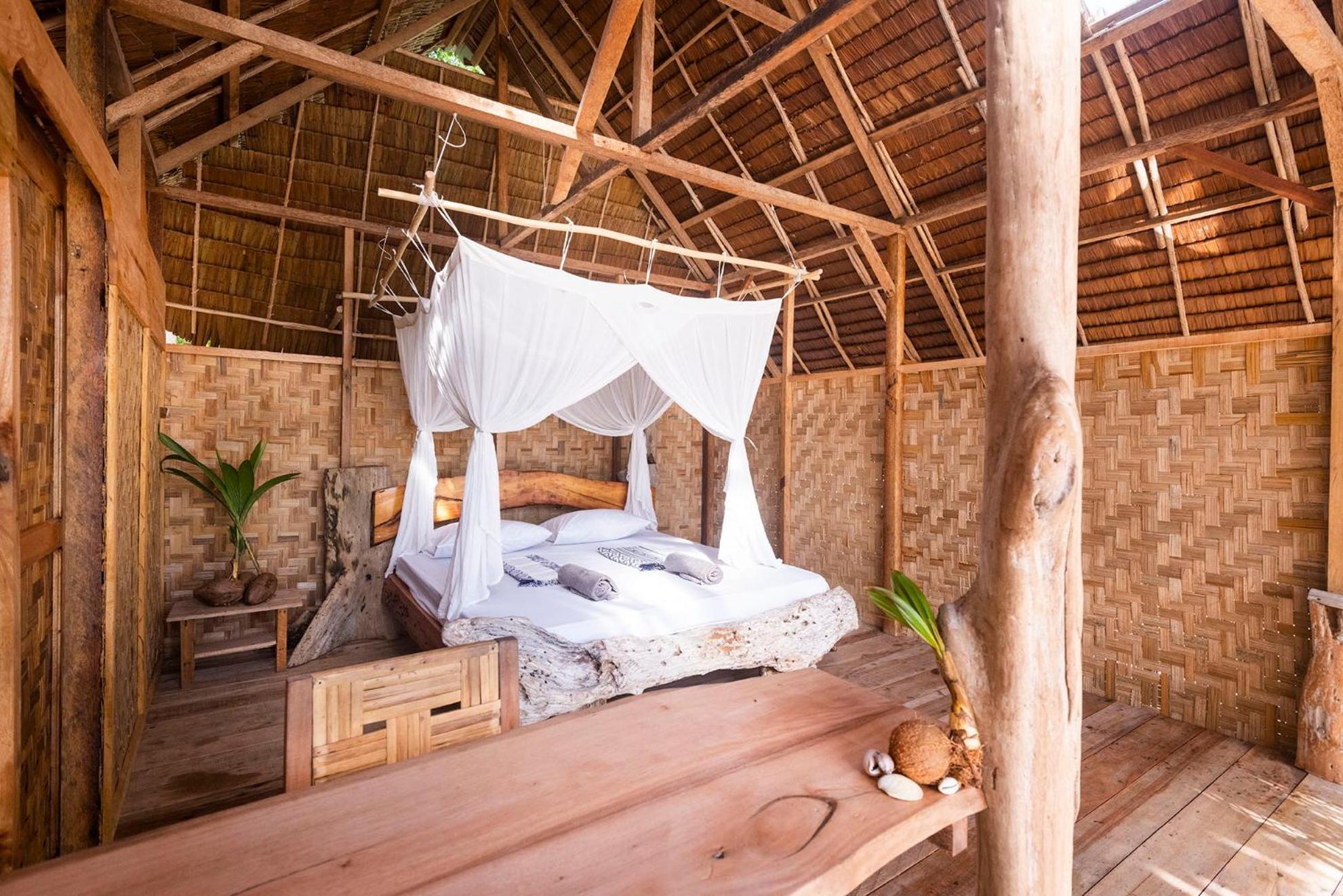 Pinang Island - Private Island Sea View Bungalows Singkil  객실 사진